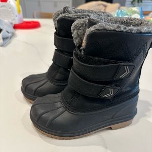 Toddler Cat & Jack snow boots size 8T